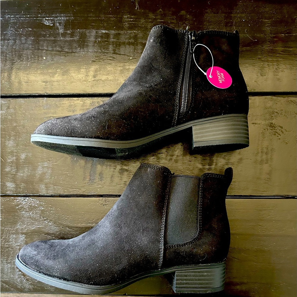 Women’s black booties with memory foam - Picture 1 of 1